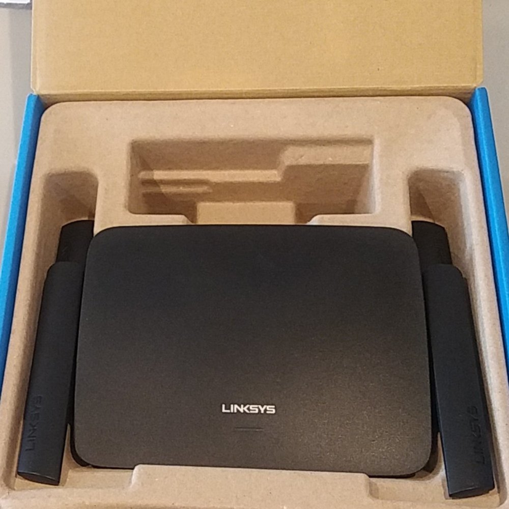 Linksys RE9000 AC3000 TRI-BAND WI-FI Extender. Wireless Range Booster